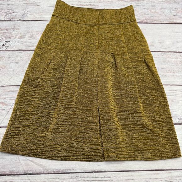 Akris Punto Metallic Gold Crepe Wool Blend Skirt Flat Front Back Pleat Size 8 - Picture 3 of 10